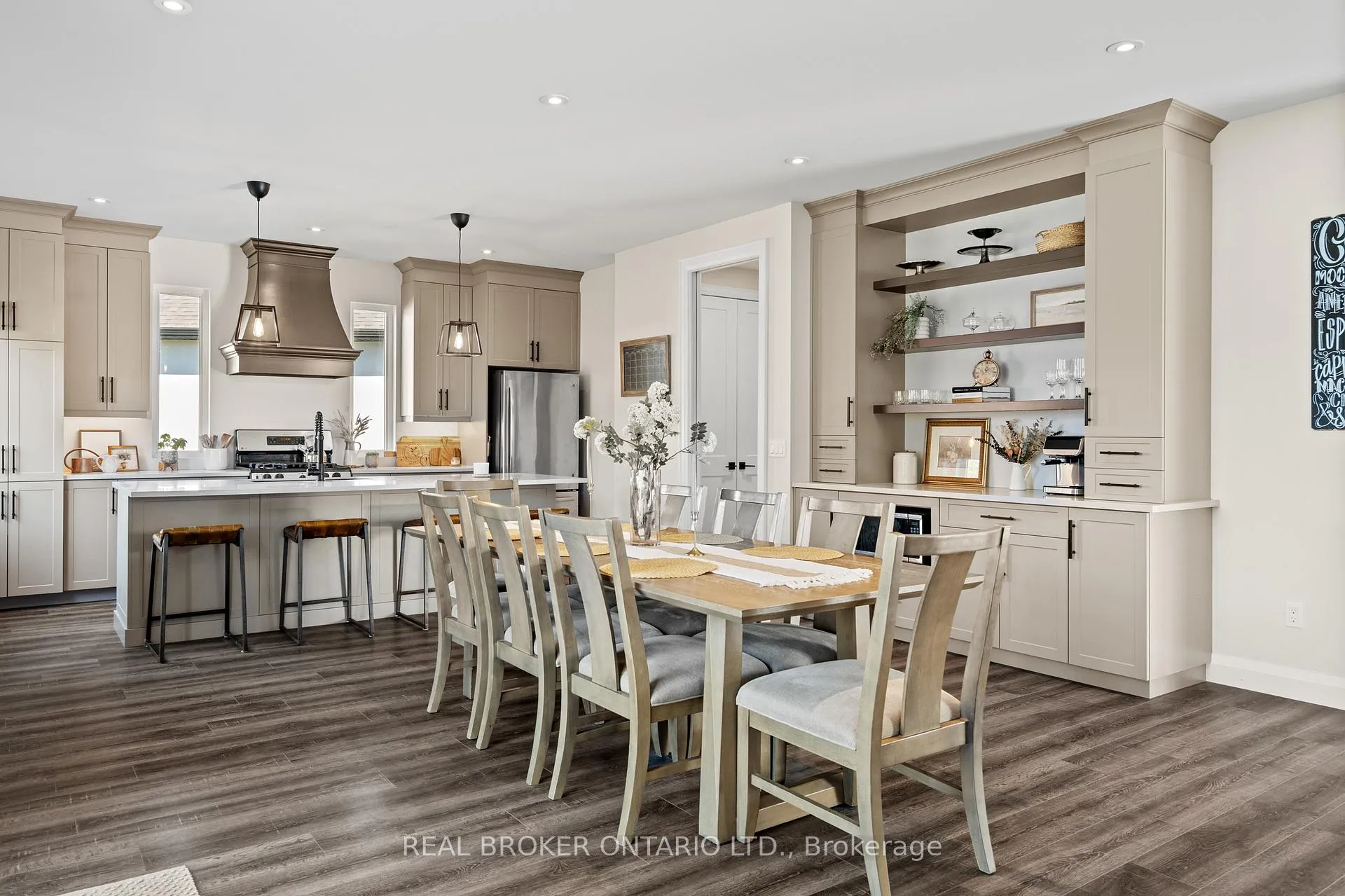 Photo 14 of 92 Ivy Crescent, Thorold, Confederation Heights — HOMEH