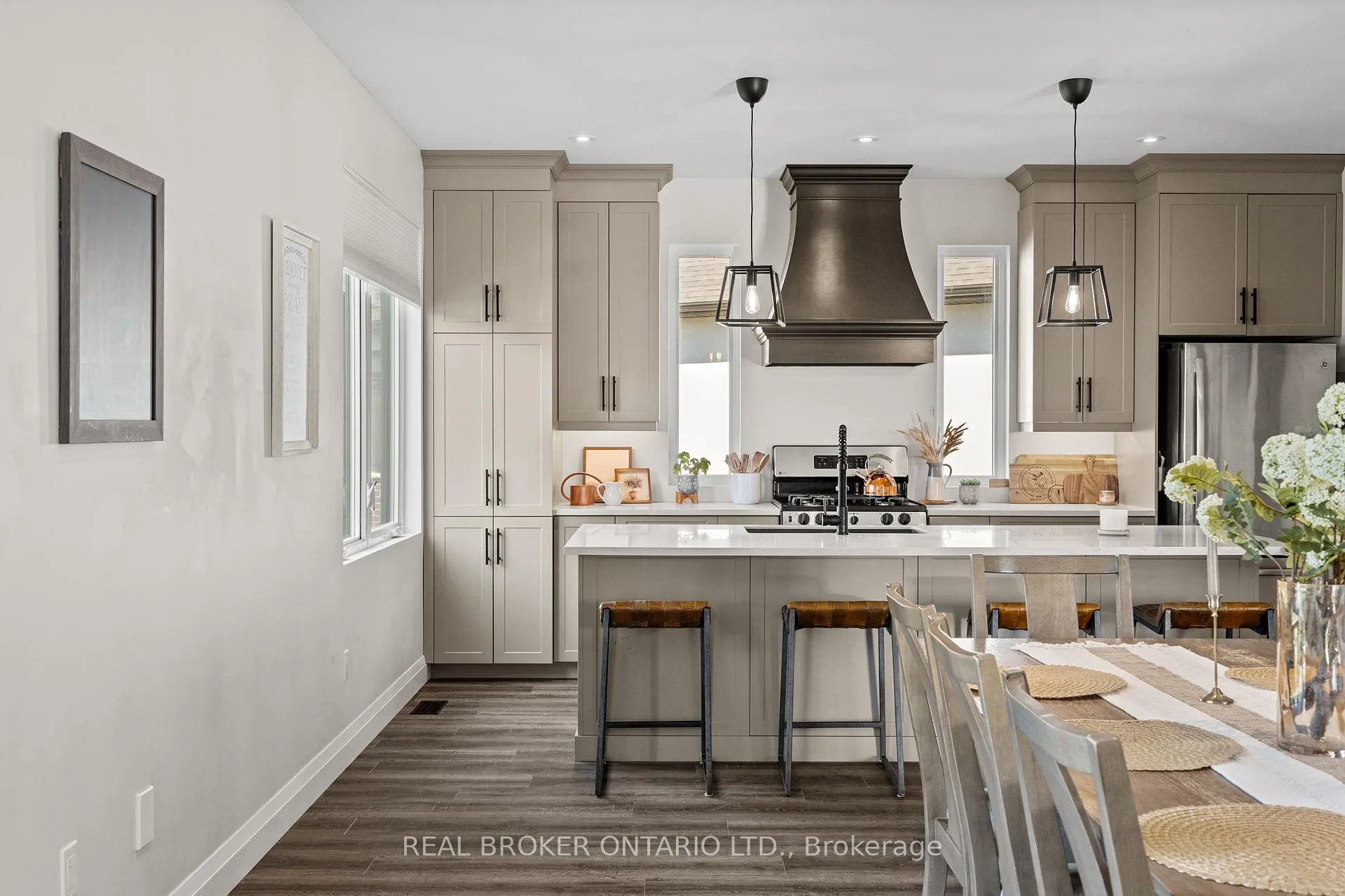 Photo 15 of 92 Ivy Crescent, Thorold, Confederation Heights — HOMEH