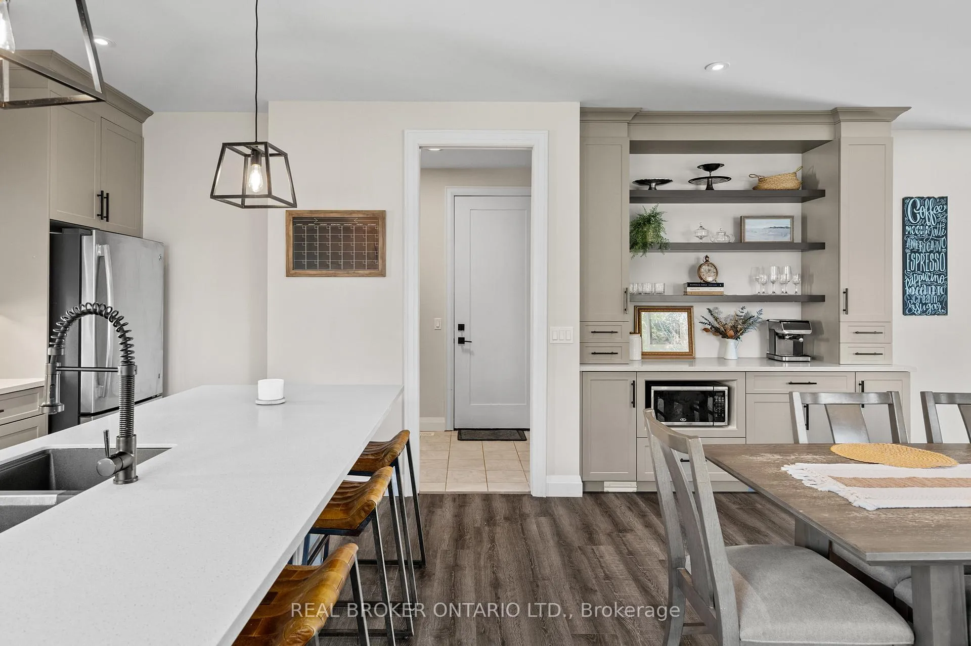 Photo 19 of 92 Ivy Crescent, Thorold, Confederation Heights — HOMEH