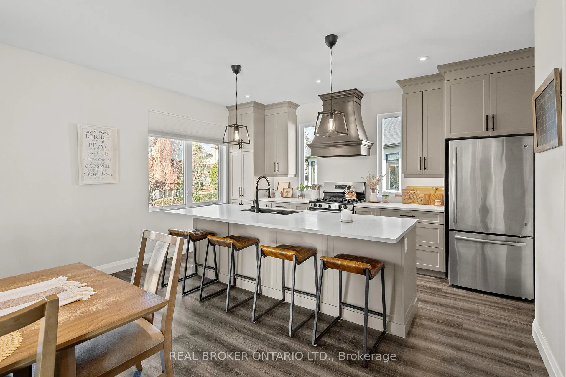 Photo 20 of 92 Ivy Crescent, Thorold, Confederation Heights — HOMEH