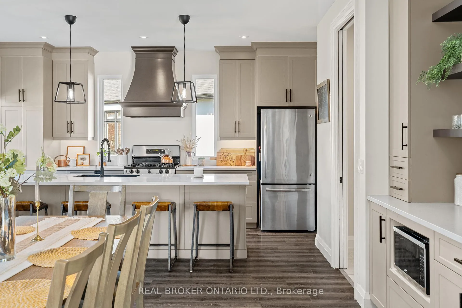 Photo 21 of 92 Ivy Crescent, Thorold, Confederation Heights — HOMEH