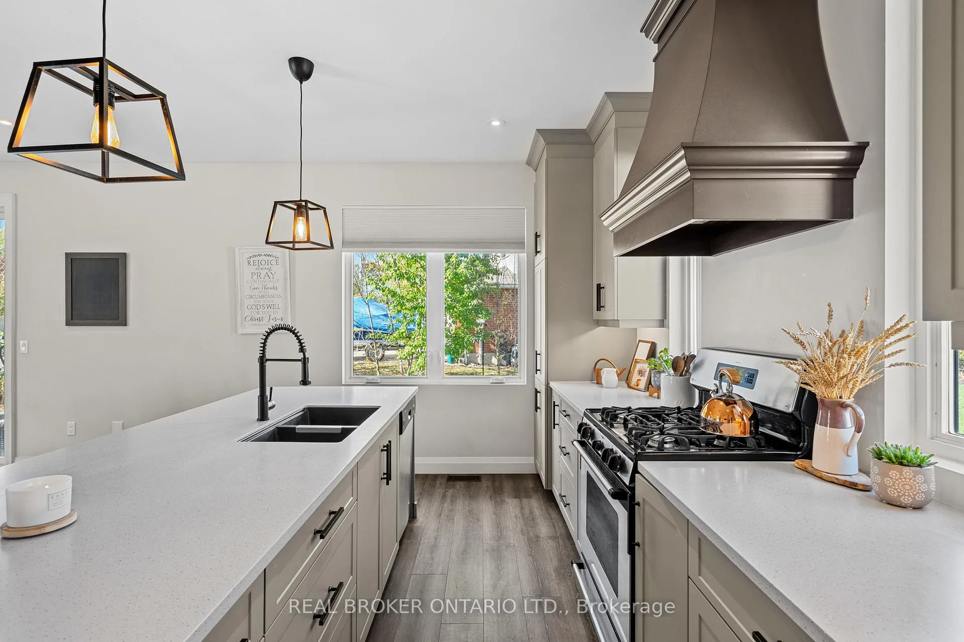Photo 22 of 92 Ivy Crescent, Thorold, Confederation Heights — HOMEH