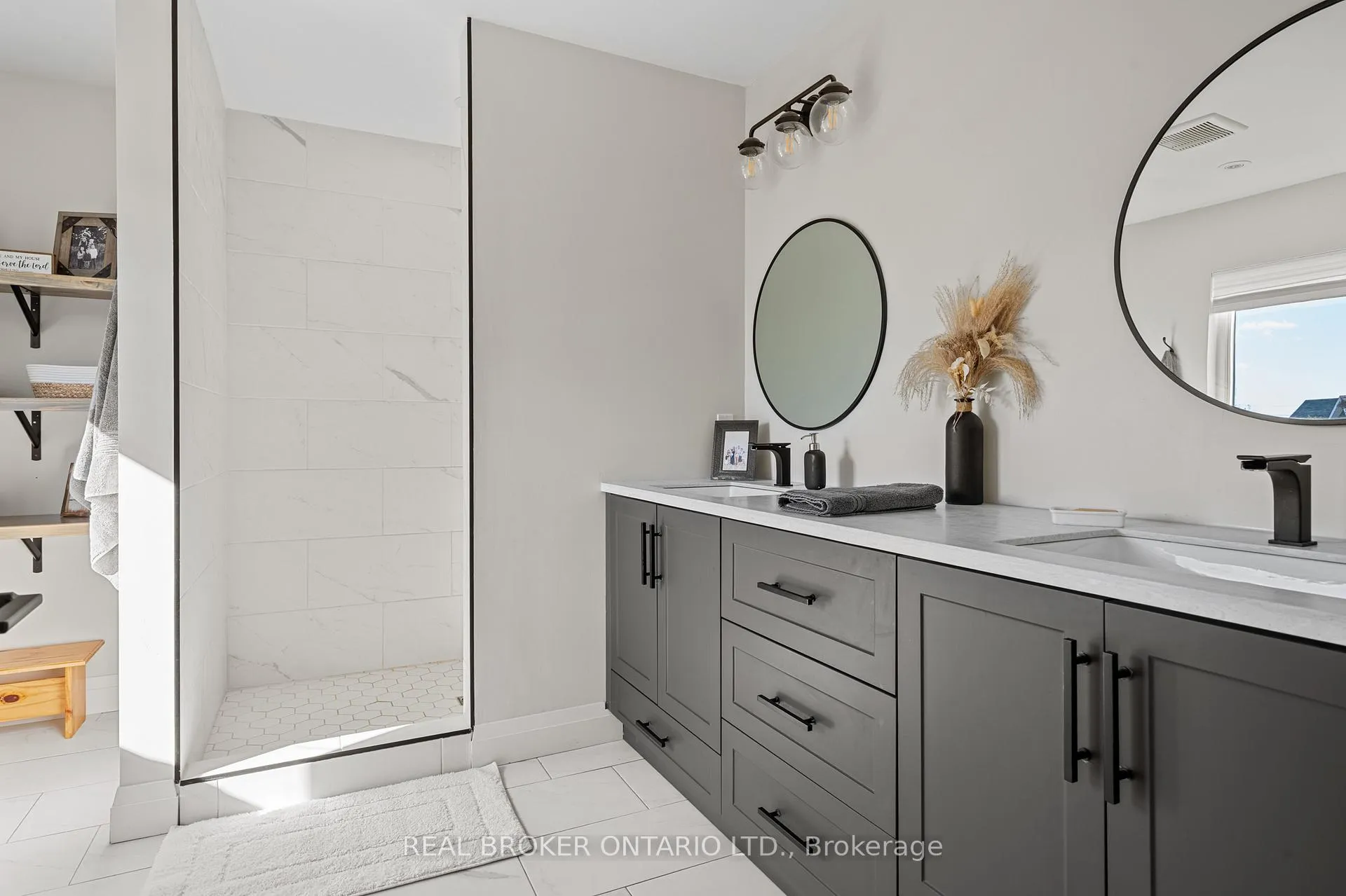 Photo 36 of 92 Ivy Crescent, Thorold, Confederation Heights — HOMEH