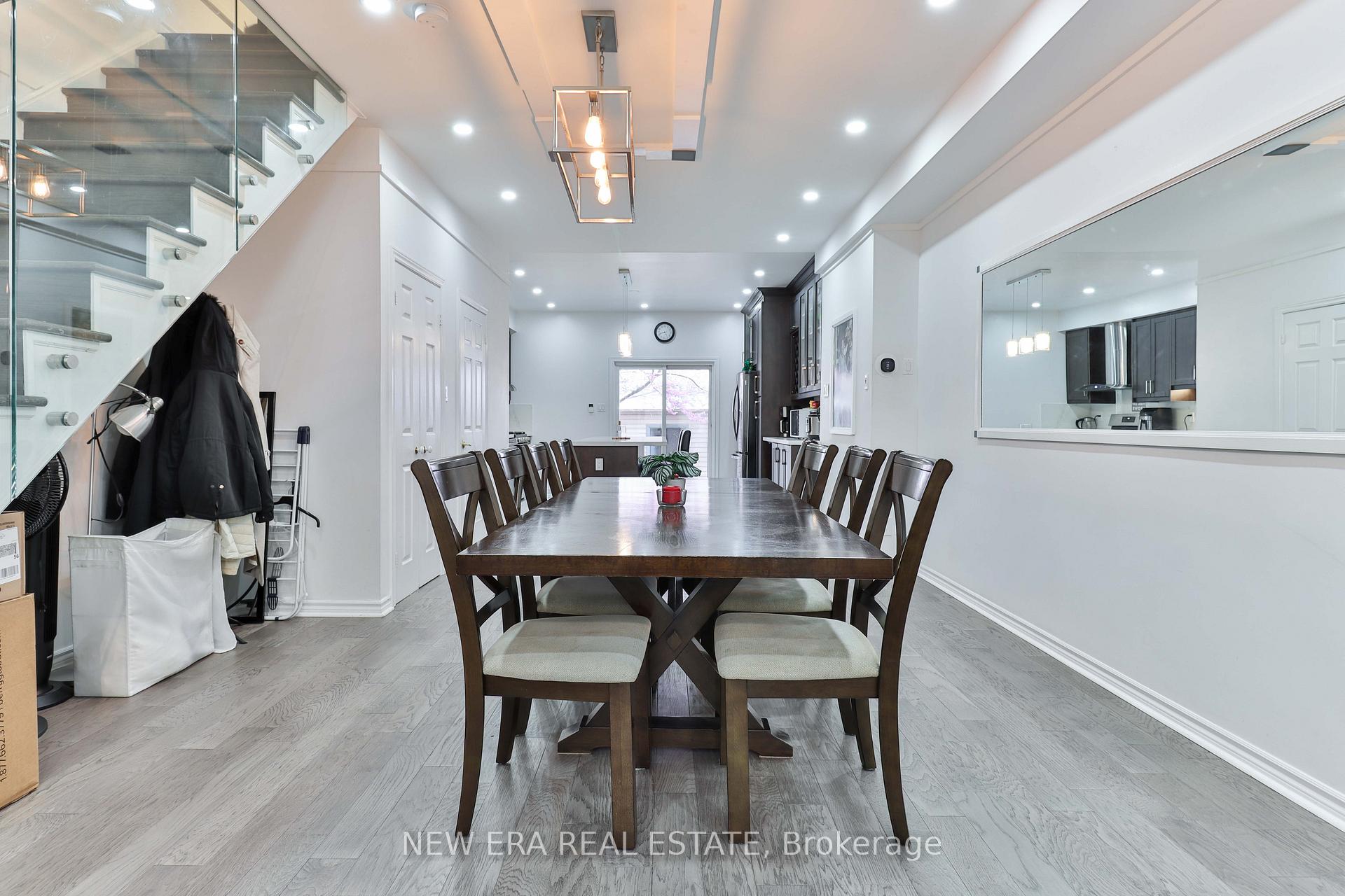 Photo 4 of 242 George Street, Toronto, Moss Park — HOMEH