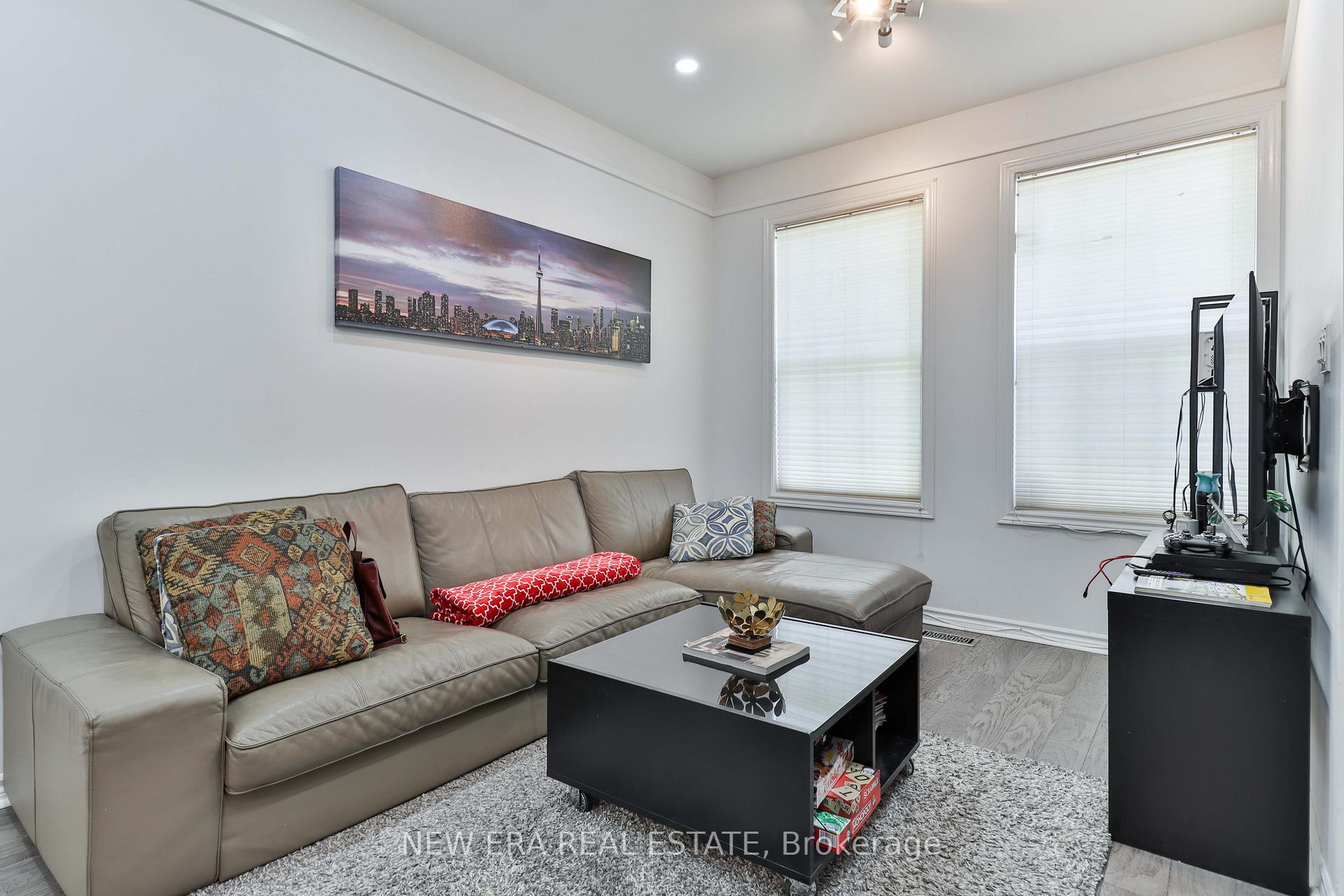 Photo 8 of 242 George Street, Toronto, Moss Park — HOMEH