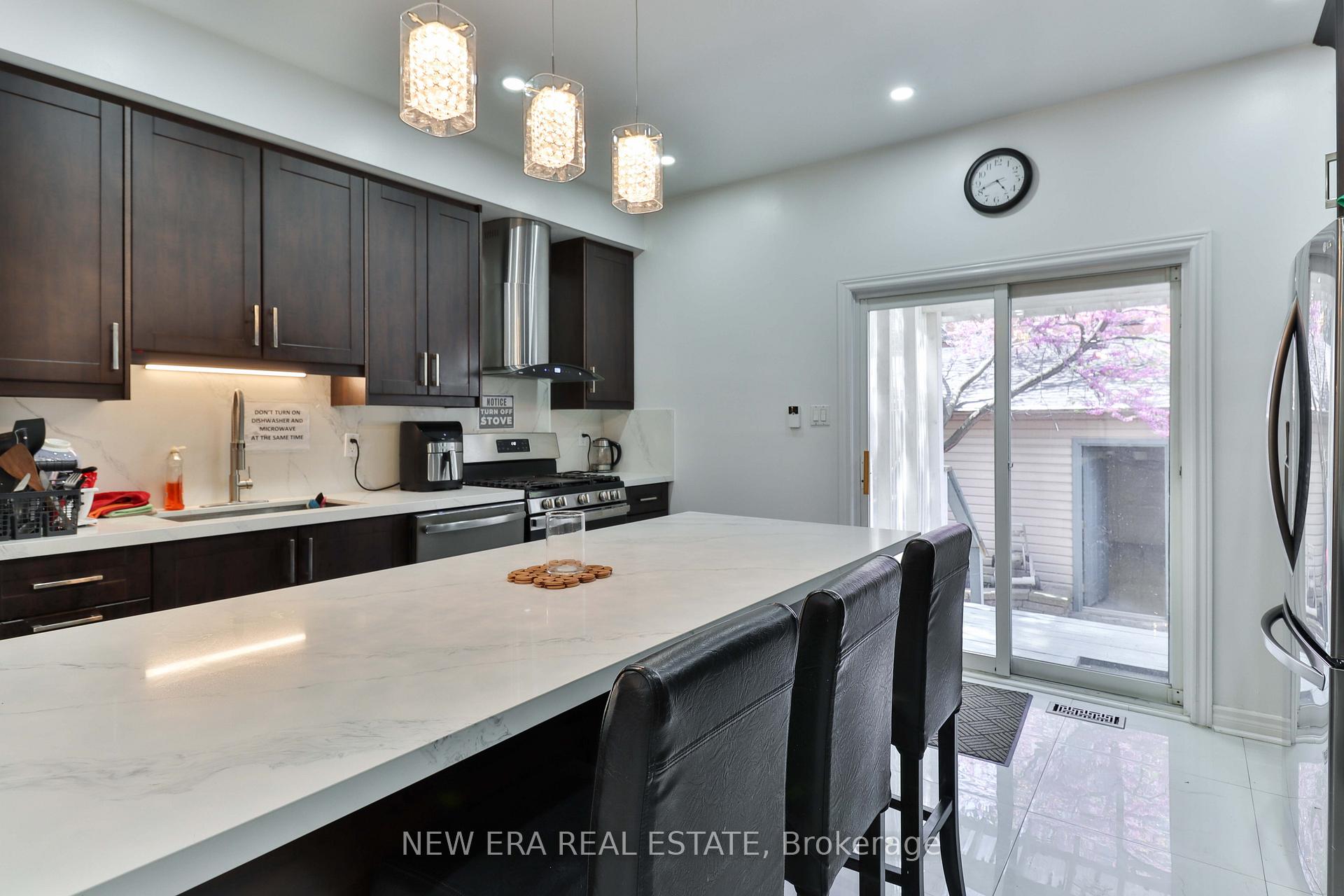 Photo 11 of 242 George Street, Toronto, Moss Park — HOMEH