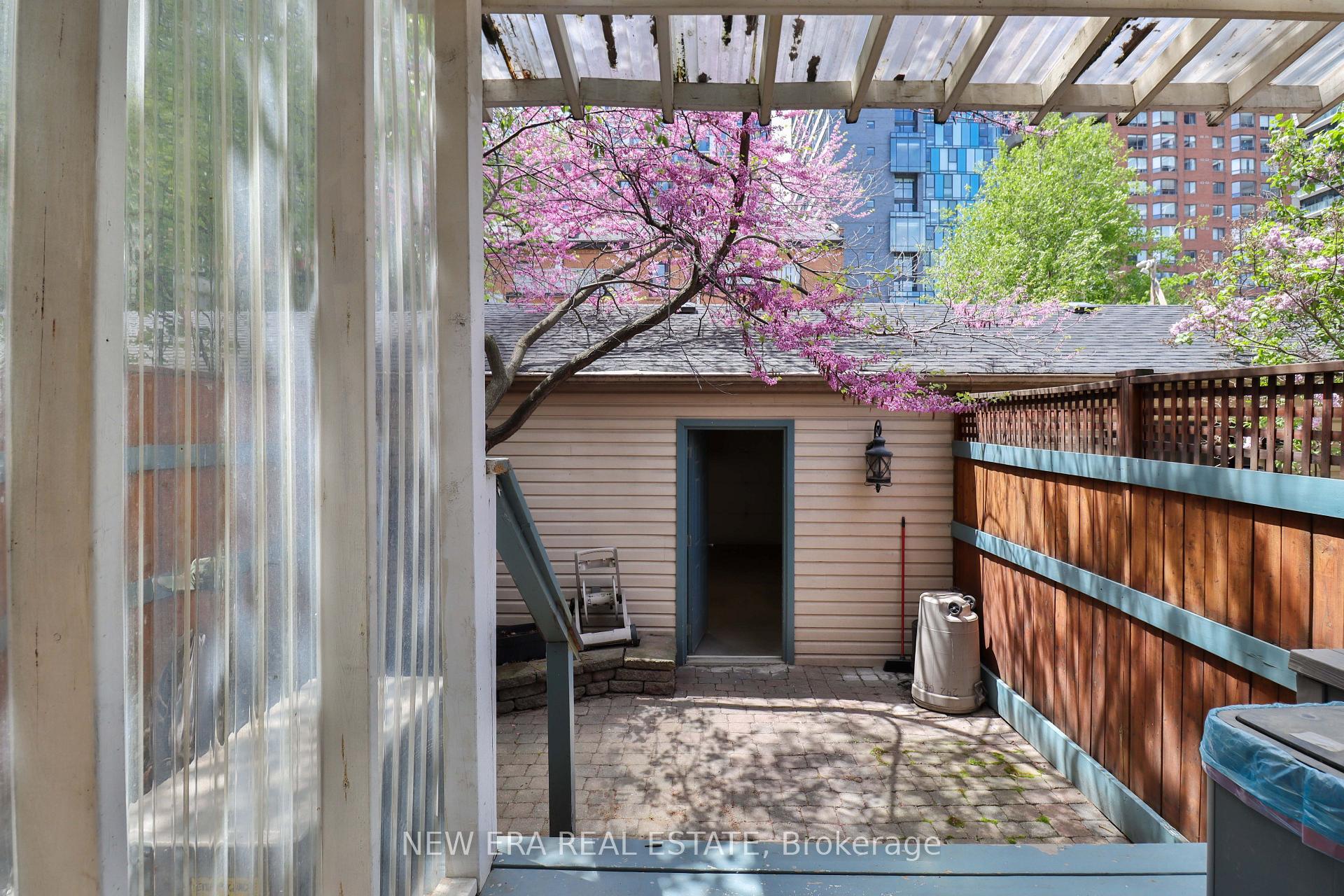 Photo 24 of 242 George Street, Toronto, Moss Park — HOMEH