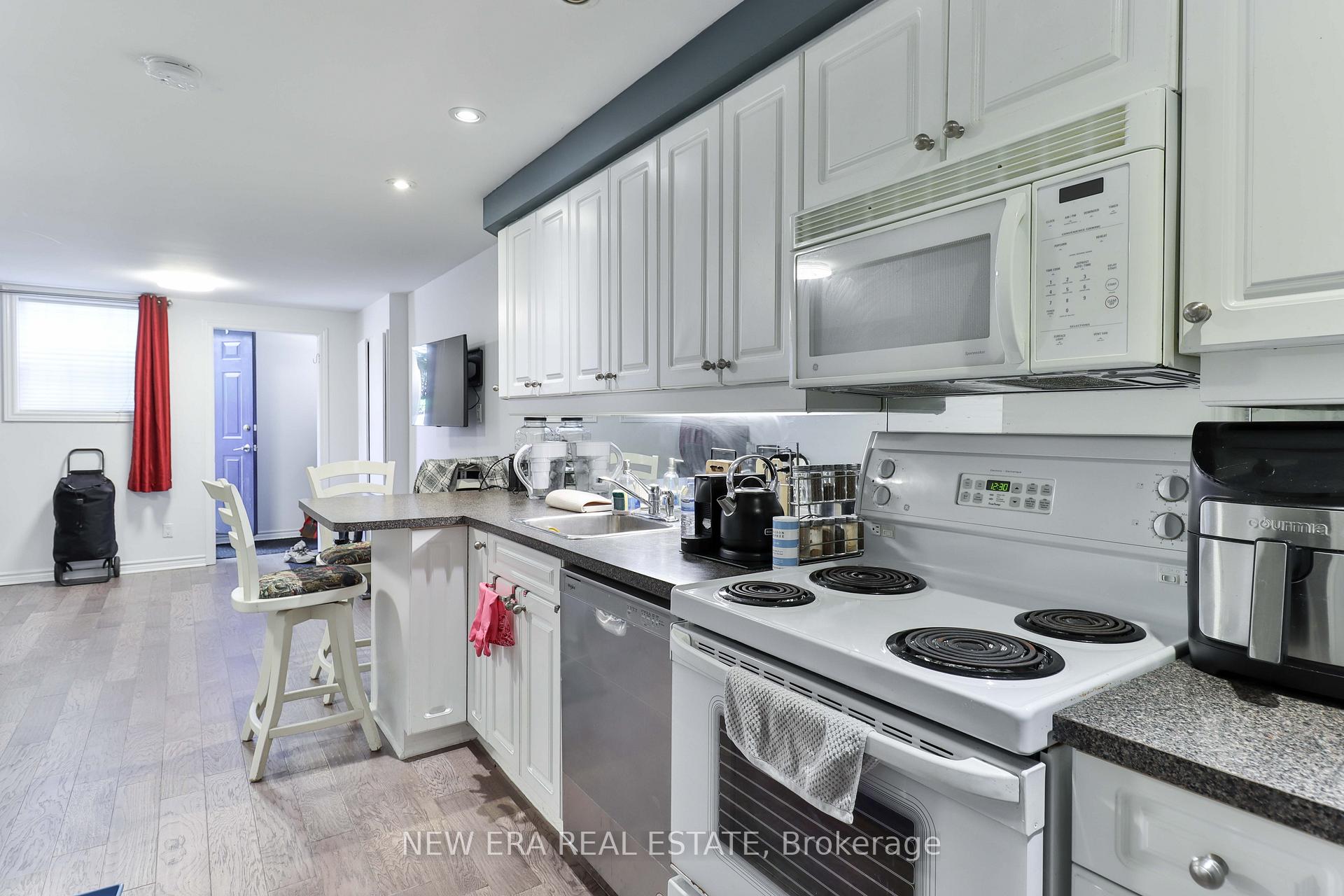 Photo 33 of 242 George Street, Toronto, Moss Park — HOMEH