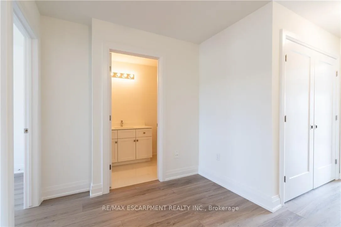 Photo 26 of 15 Raspberry Lane, Guelph, Grange Road — HOMEH