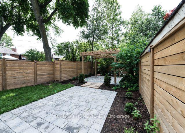 Photo 3 of 41 Sharron Drive, Toronto, Leaside — HOMEH