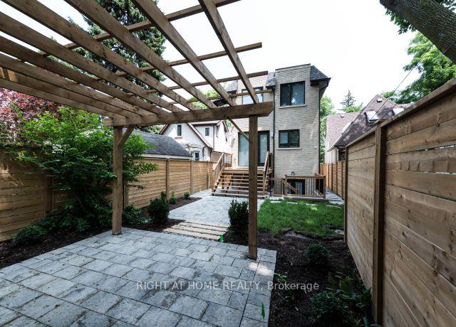 Photo 4 of 41 Sharron Drive, Toronto, Leaside — HOMEH