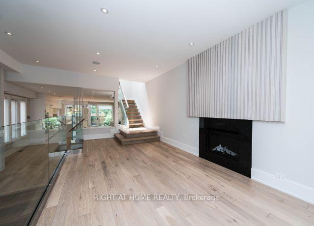 Photo 13 of 41 Sharron Drive, Toronto, Leaside — HOMEH