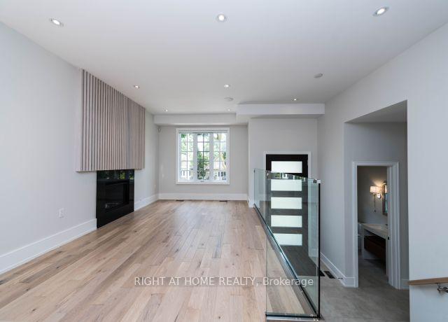 Photo 15 of 41 Sharron Drive, Toronto, Leaside — HOMEH