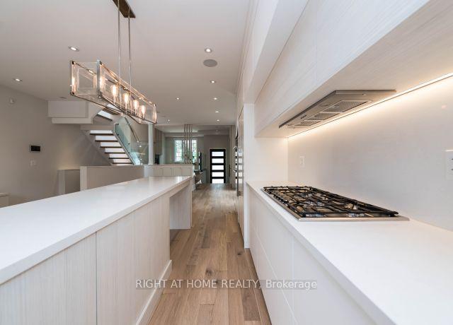 Photo 17 of 41 Sharron Drive, Toronto, Leaside — HOMEH