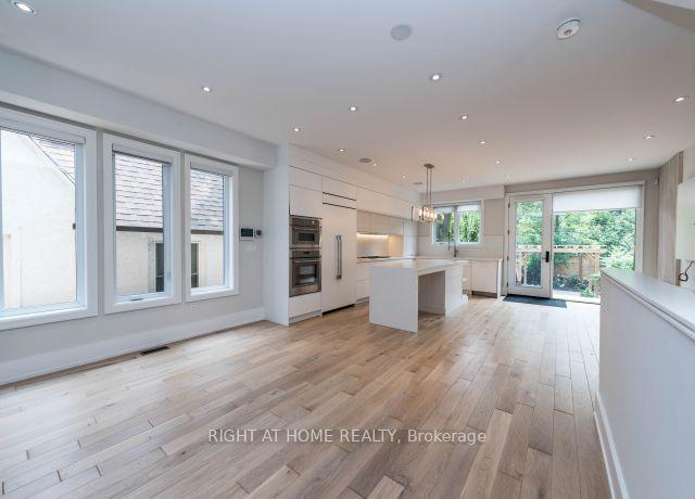 Photo 19 of 41 Sharron Drive, Toronto, Leaside — HOMEH