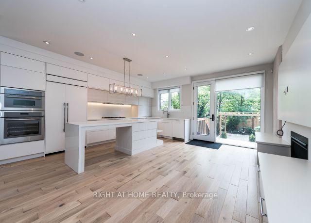 Photo 20 of 41 Sharron Drive, Toronto, Leaside — HOMEH