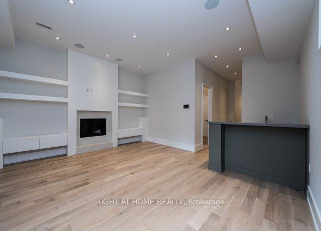 Photo 25 of 41 Sharron Drive, Toronto, Leaside — HOMEH