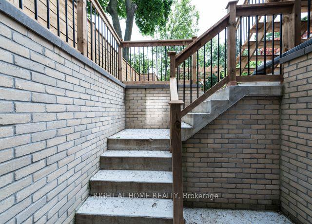 Photo 26 of 41 Sharron Drive, Toronto, Leaside — HOMEH