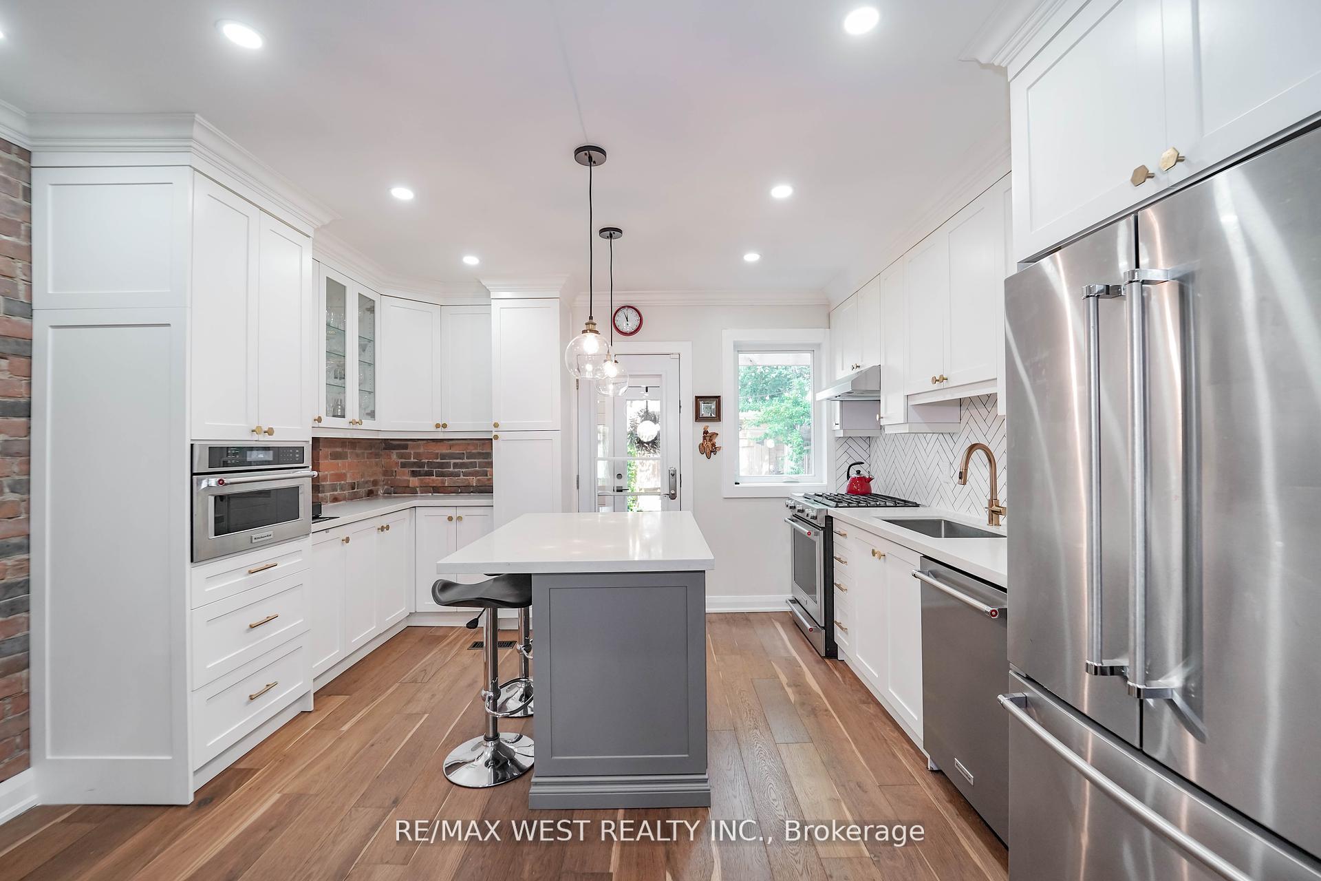 Photo 6 of 46 Rhyl Avenue, Toronto, The Beaches — HOMEH