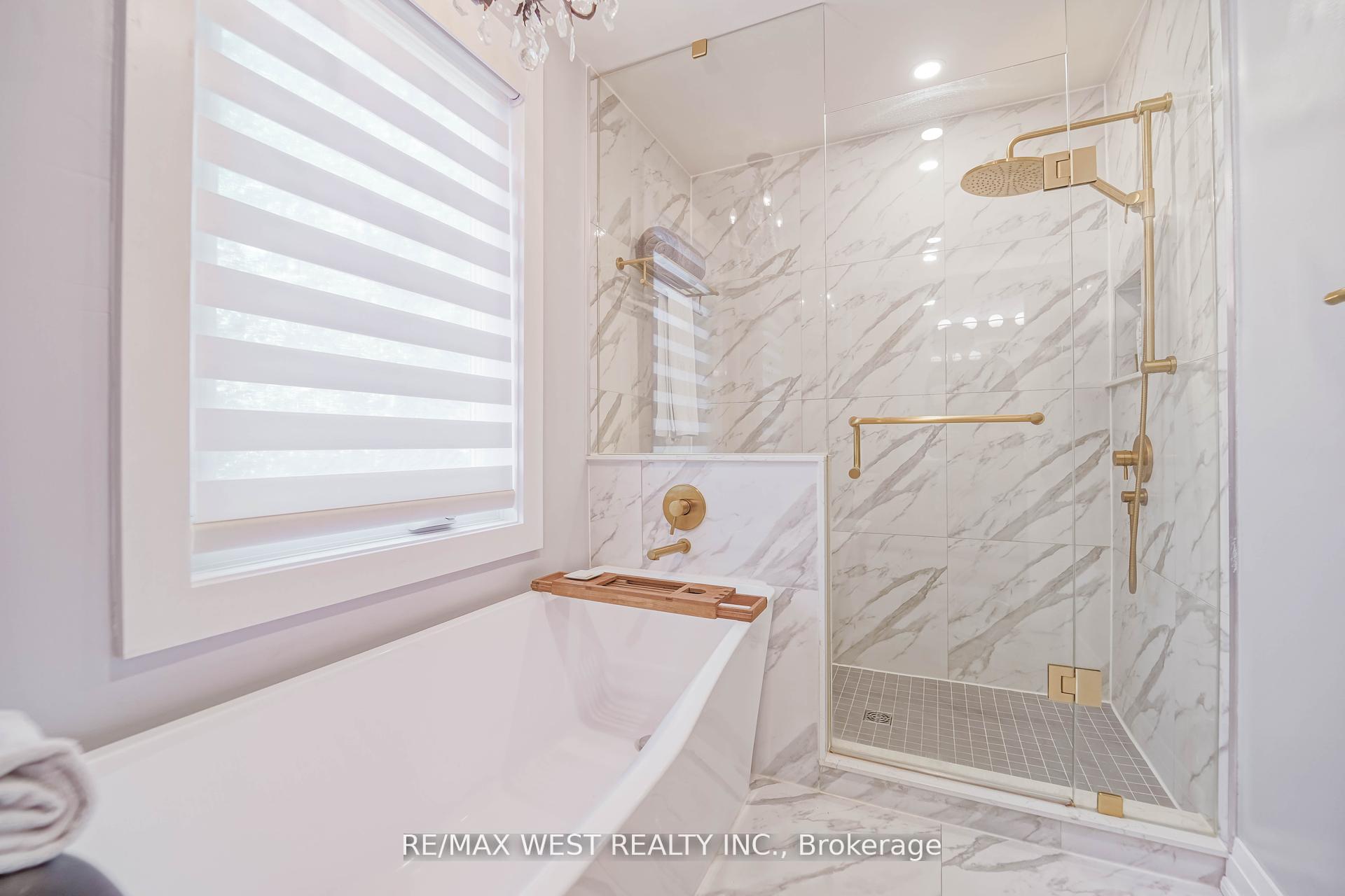 Photo 10 of 46 Rhyl Avenue, Toronto, The Beaches — HOMEH
