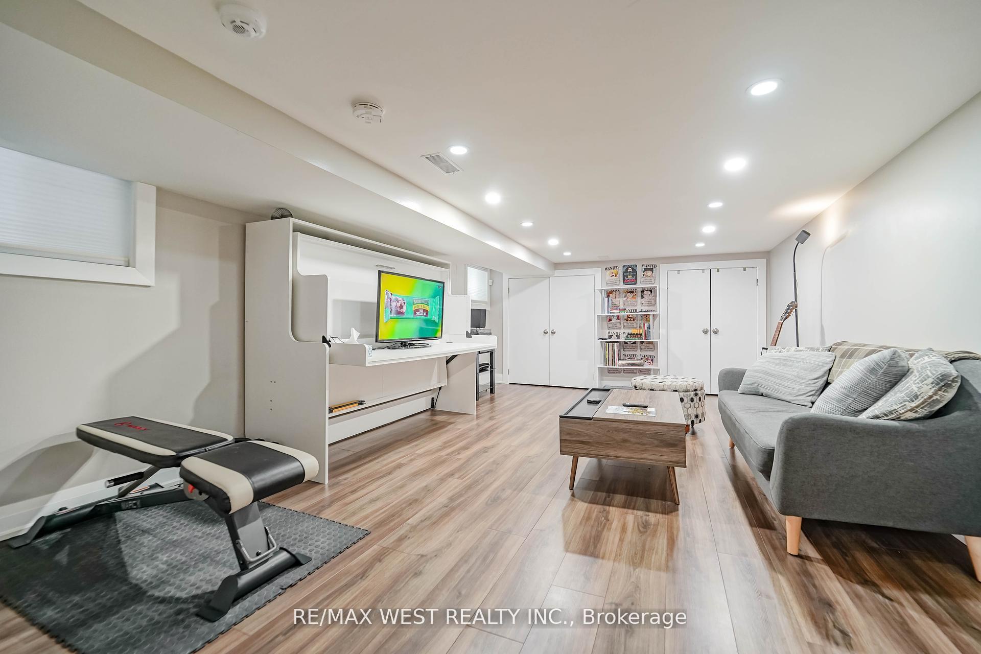 Photo 13 of 46 Rhyl Avenue, Toronto, The Beaches — HOMEH