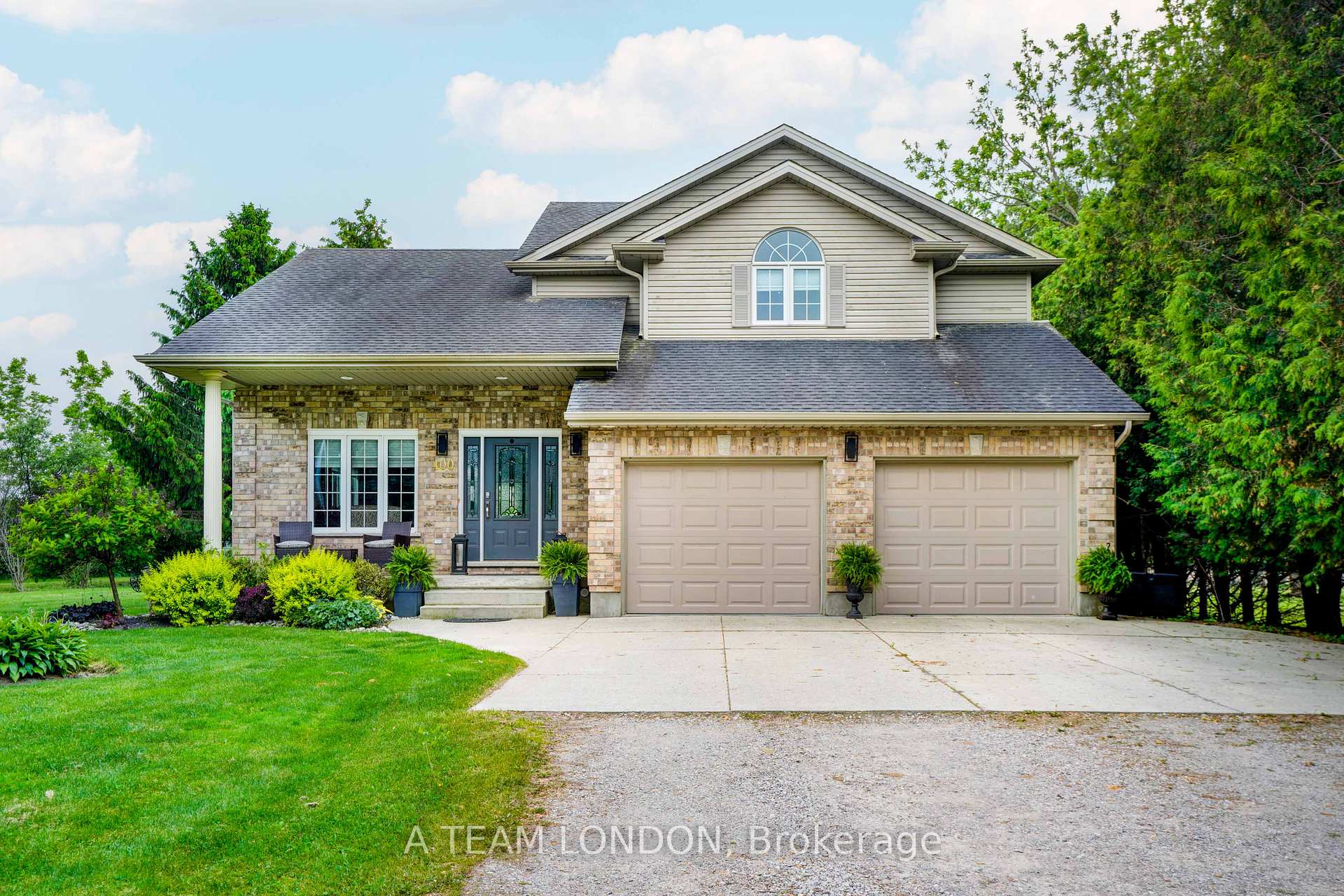 Photo 2 of 400 Second Street, Strathroy-Caradoc, NE — HOMEH