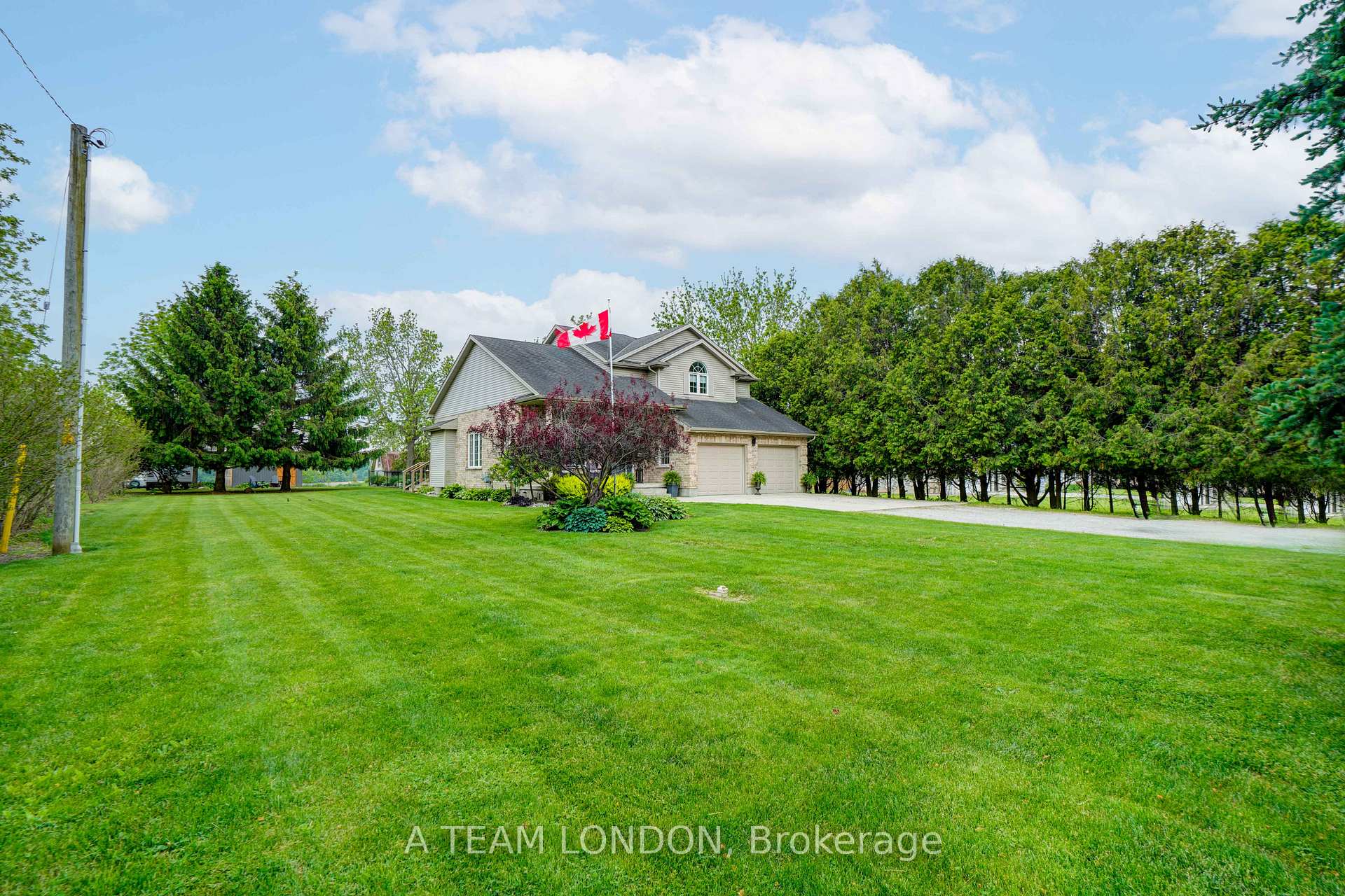 Photo 4 of 400 Second Street, Strathroy-Caradoc, NE — HOMEH