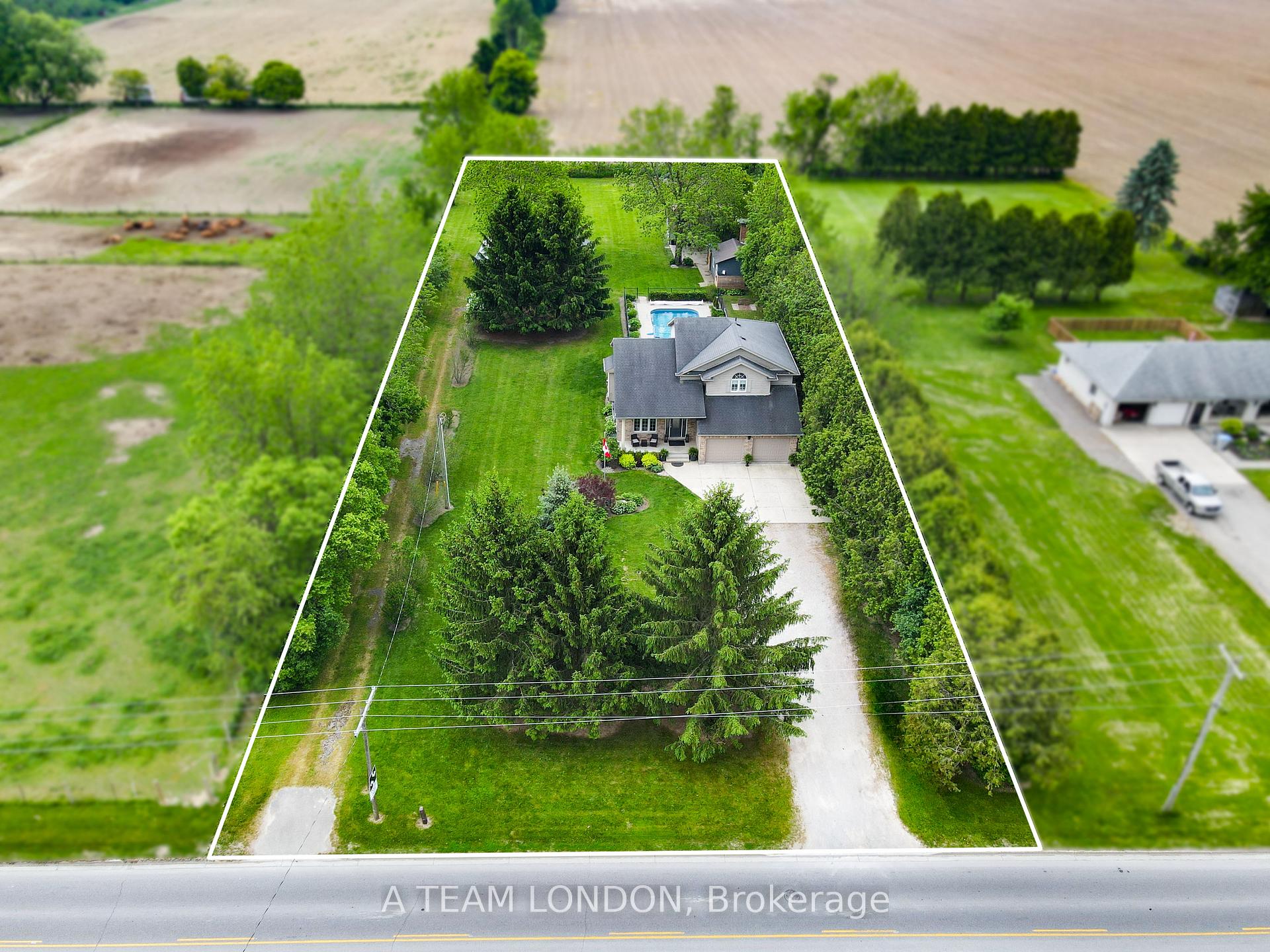 Photo 8 of 400 Second Street, Strathroy-Caradoc, NE — HOMEH