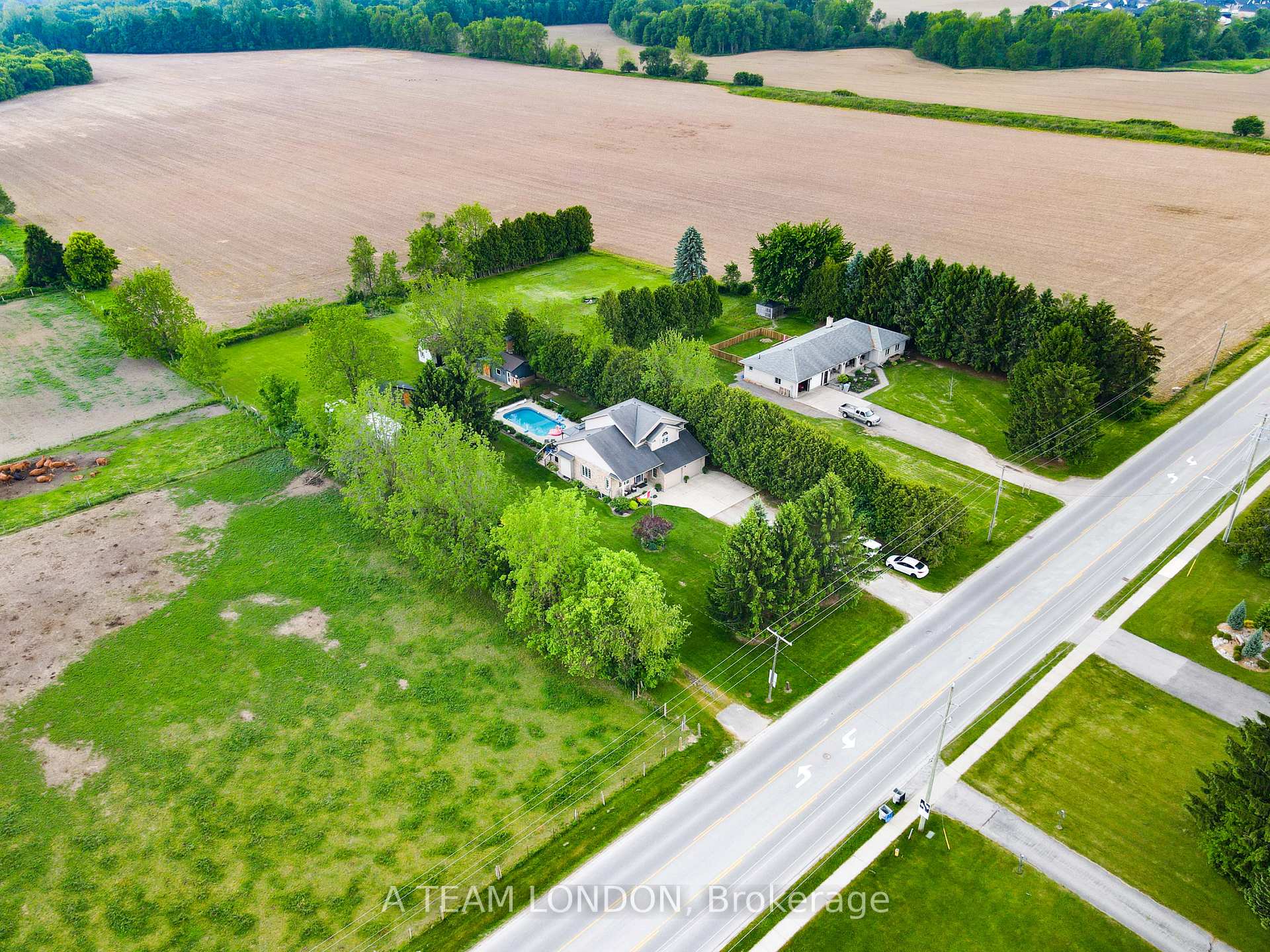 Photo 11 of 400 Second Street, Strathroy-Caradoc, NE — HOMEH
