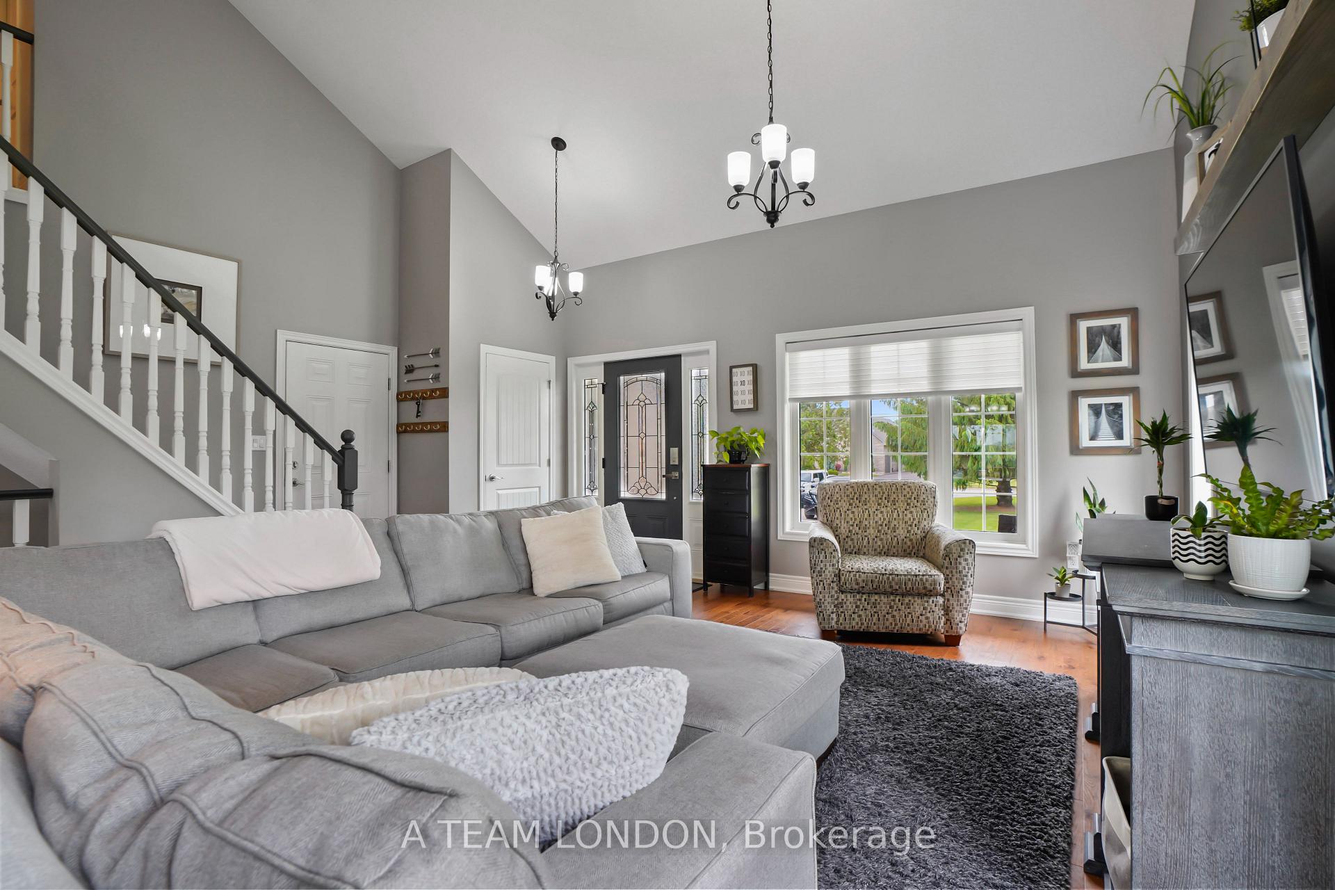 Photo 14 of 400 Second Street, Strathroy-Caradoc, NE — HOMEH