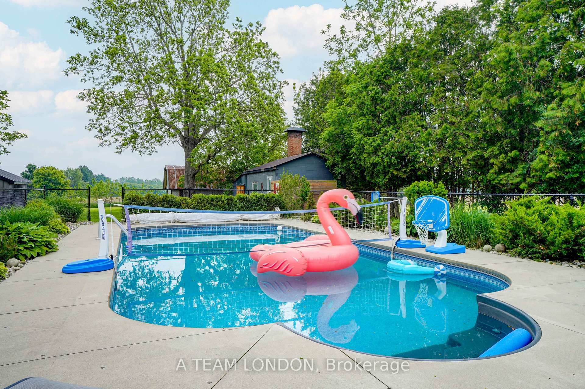 Photo 35 of 400 Second Street, Strathroy-Caradoc, NE — HOMEH