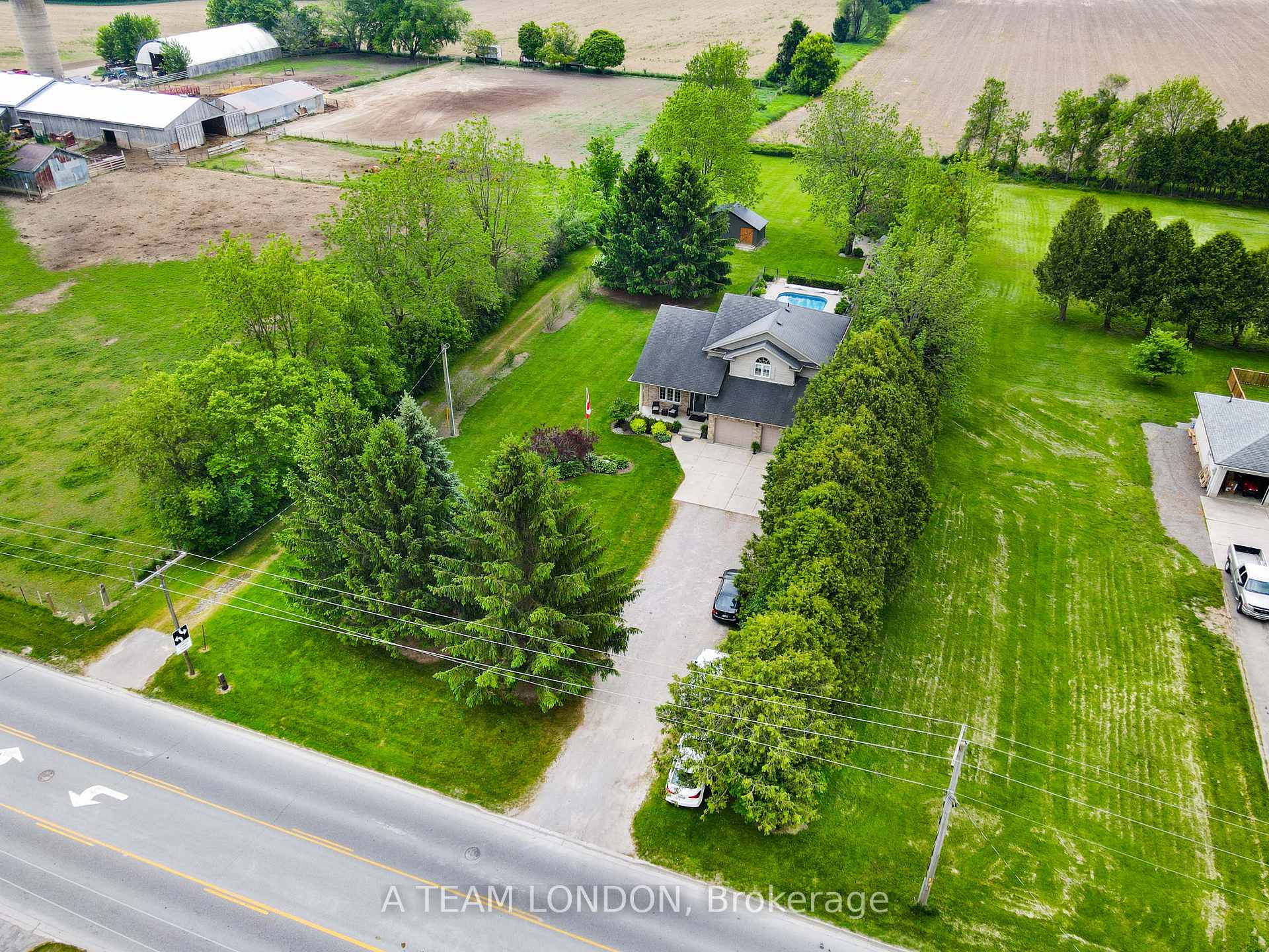 Photo 44 of 400 Second Street, Strathroy-Caradoc, NE — HOMEH
