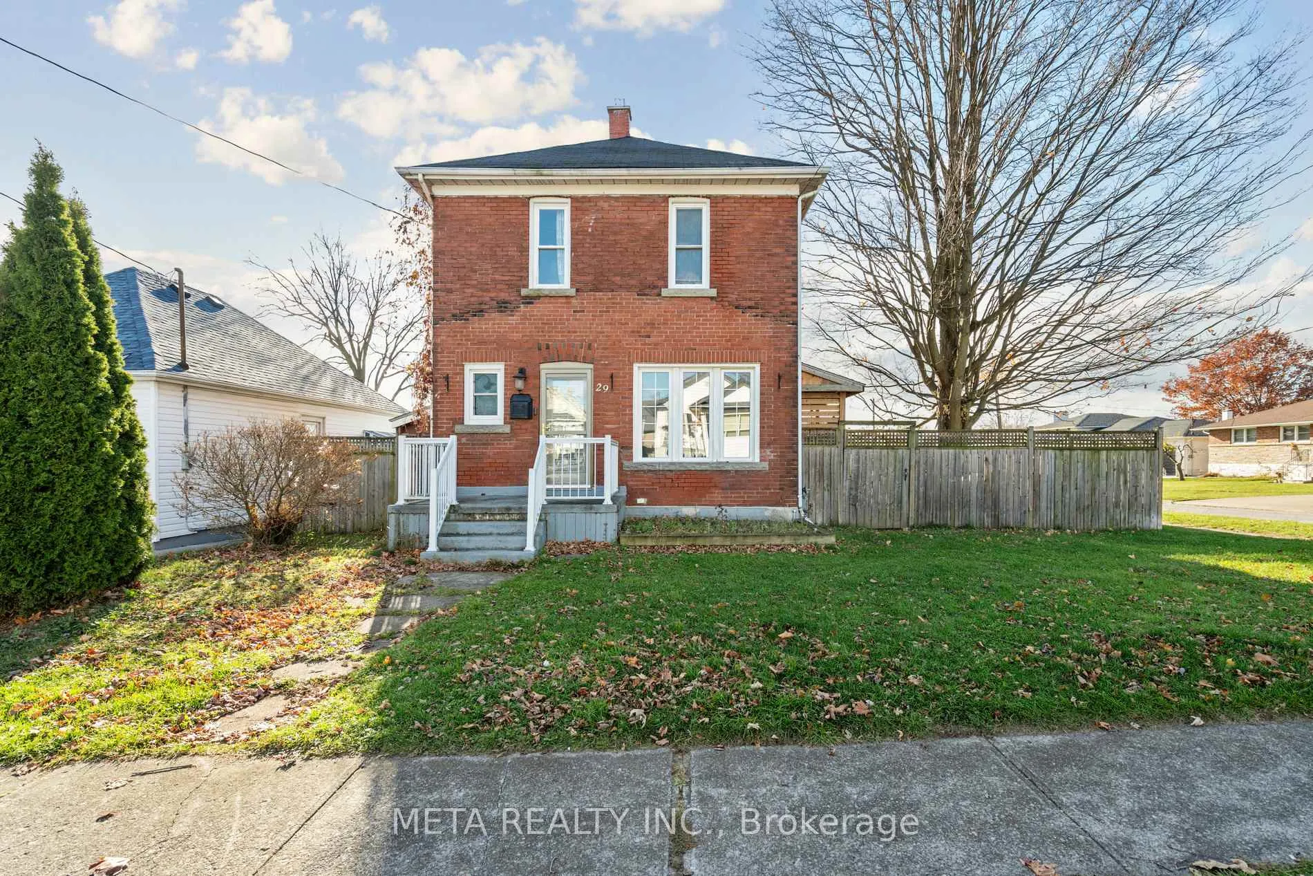 Photo 2 of 29 Ann Street, Thorold, Thorold Downtown — HOMEH