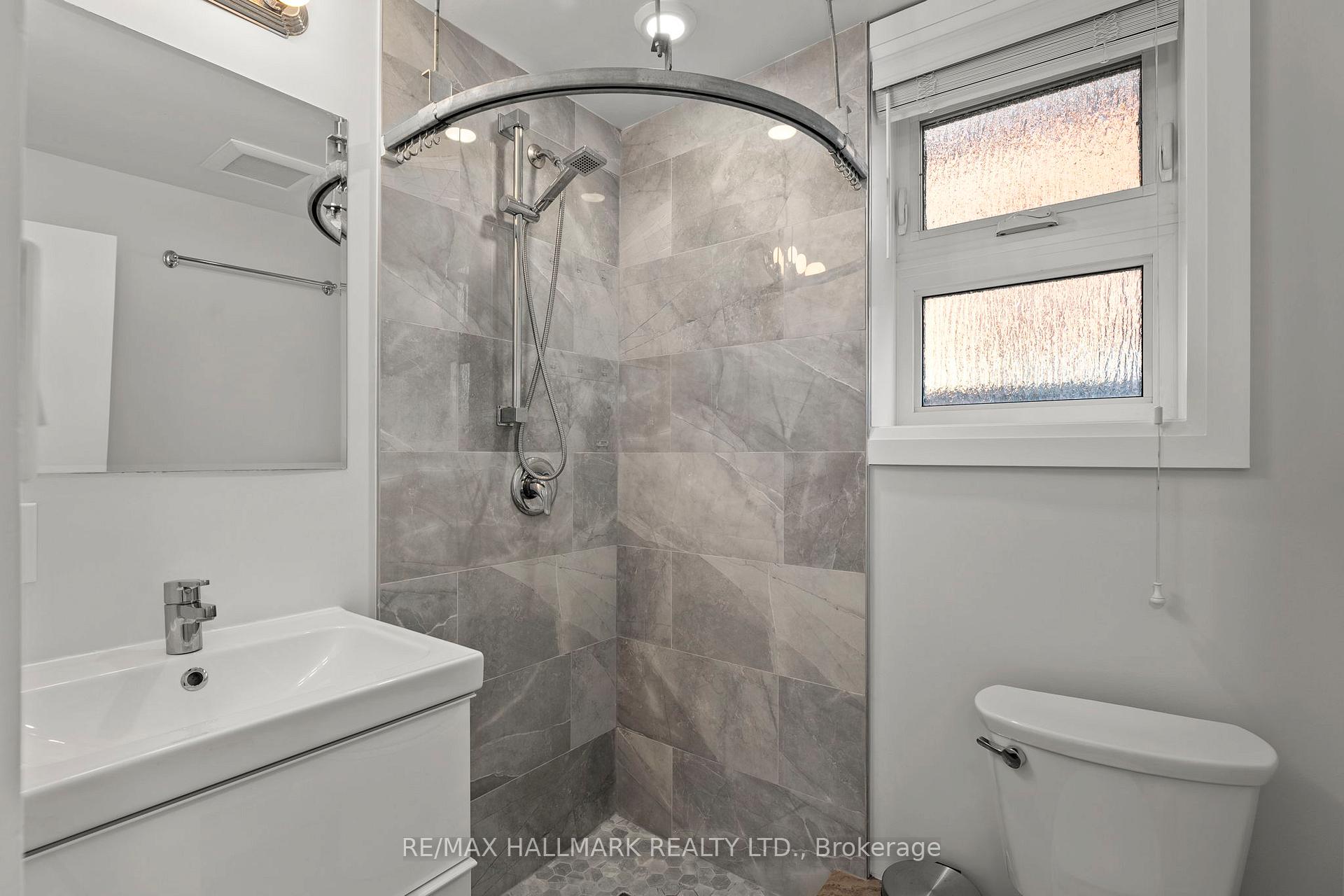 Photo 6 of Unit Unit 2, 276 King Edward Avenue, Toronto, Woodbine-Lumsden — HOMEH