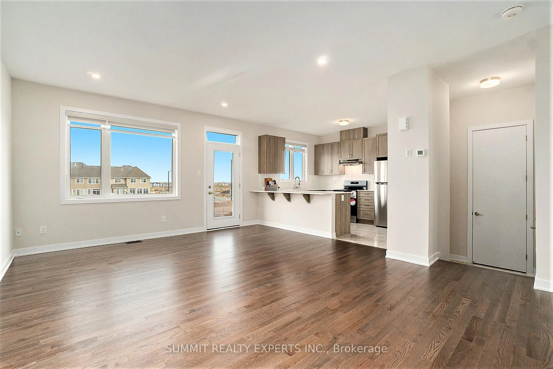 Photo 3 of 104 Beebalm Crescent, Ottawa, Barrhaven - Half Moon Bay — HOMEH