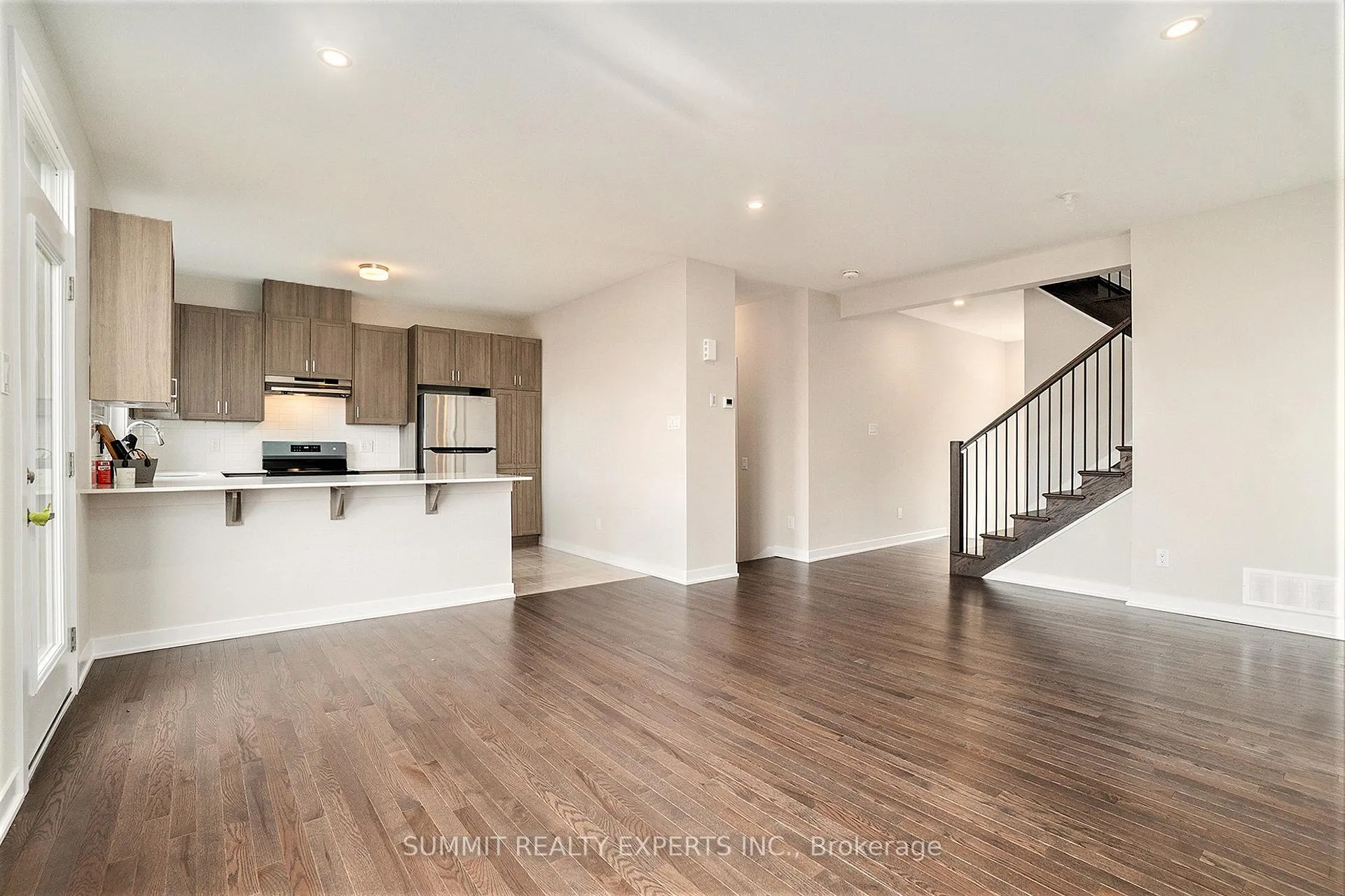 Photo 4 of 104 Beebalm Crescent, Ottawa, Barrhaven - Half Moon Bay — HOMEH
