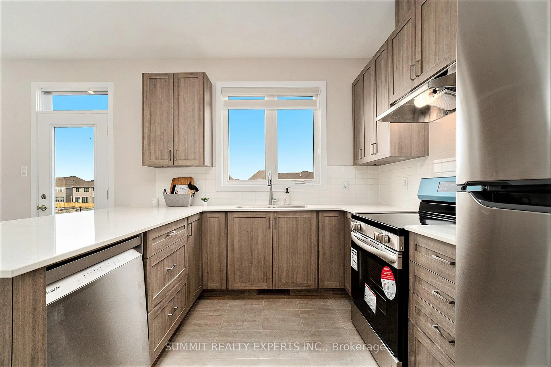 Photo 7 of 104 Beebalm Crescent, Ottawa, Barrhaven - Half Moon Bay — HOMEH