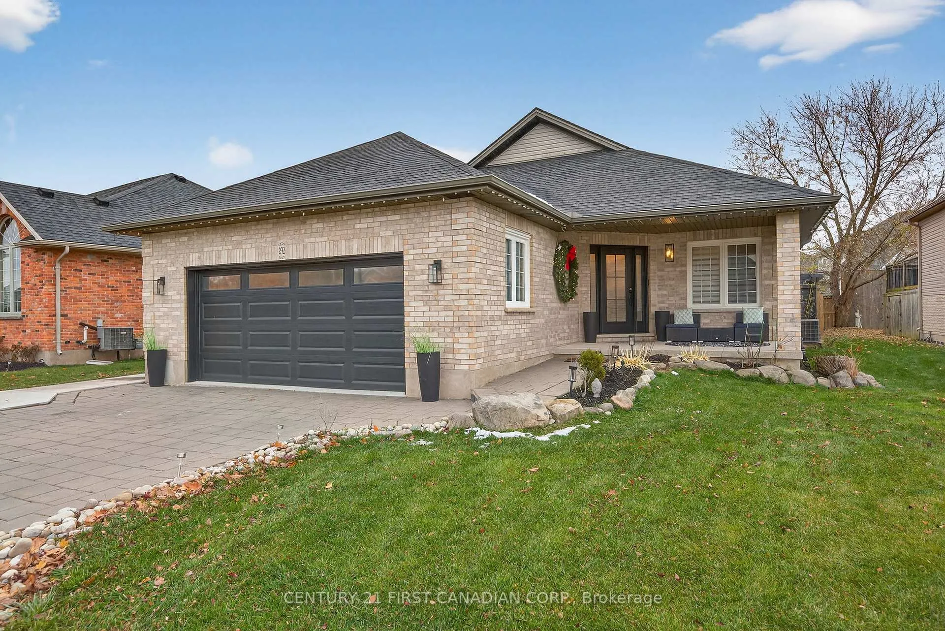 Photo 1 of 292 Thorn Drive, Strathroy-Caradoc, NE — HOMEH