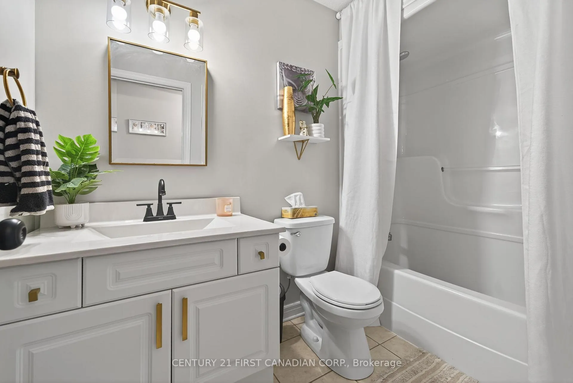 Photo 8 of 292 Thorn Drive, Strathroy-Caradoc, NE — HOMEH