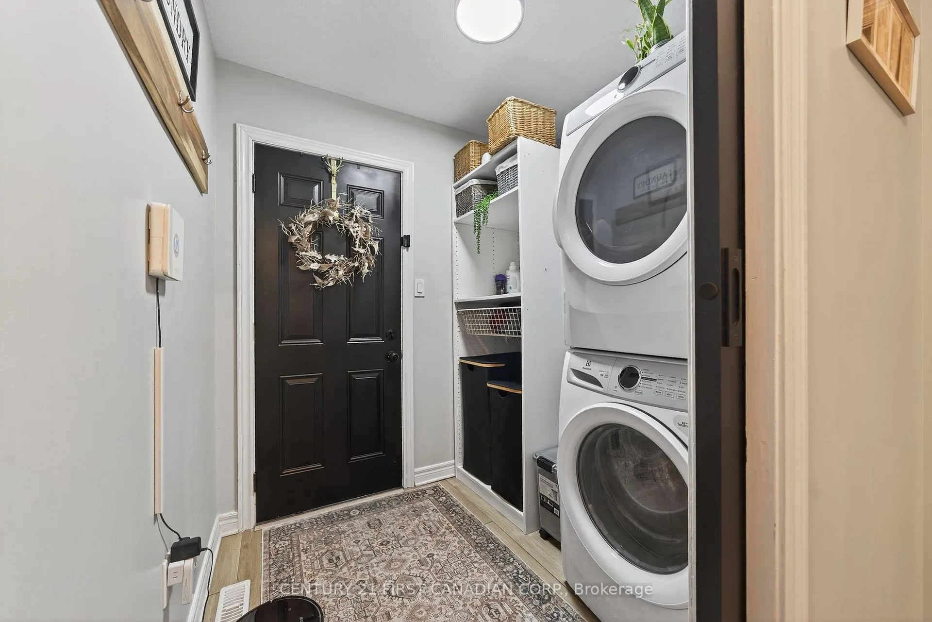 Photo 12 of 292 Thorn Drive, Strathroy-Caradoc, NE — HOMEH