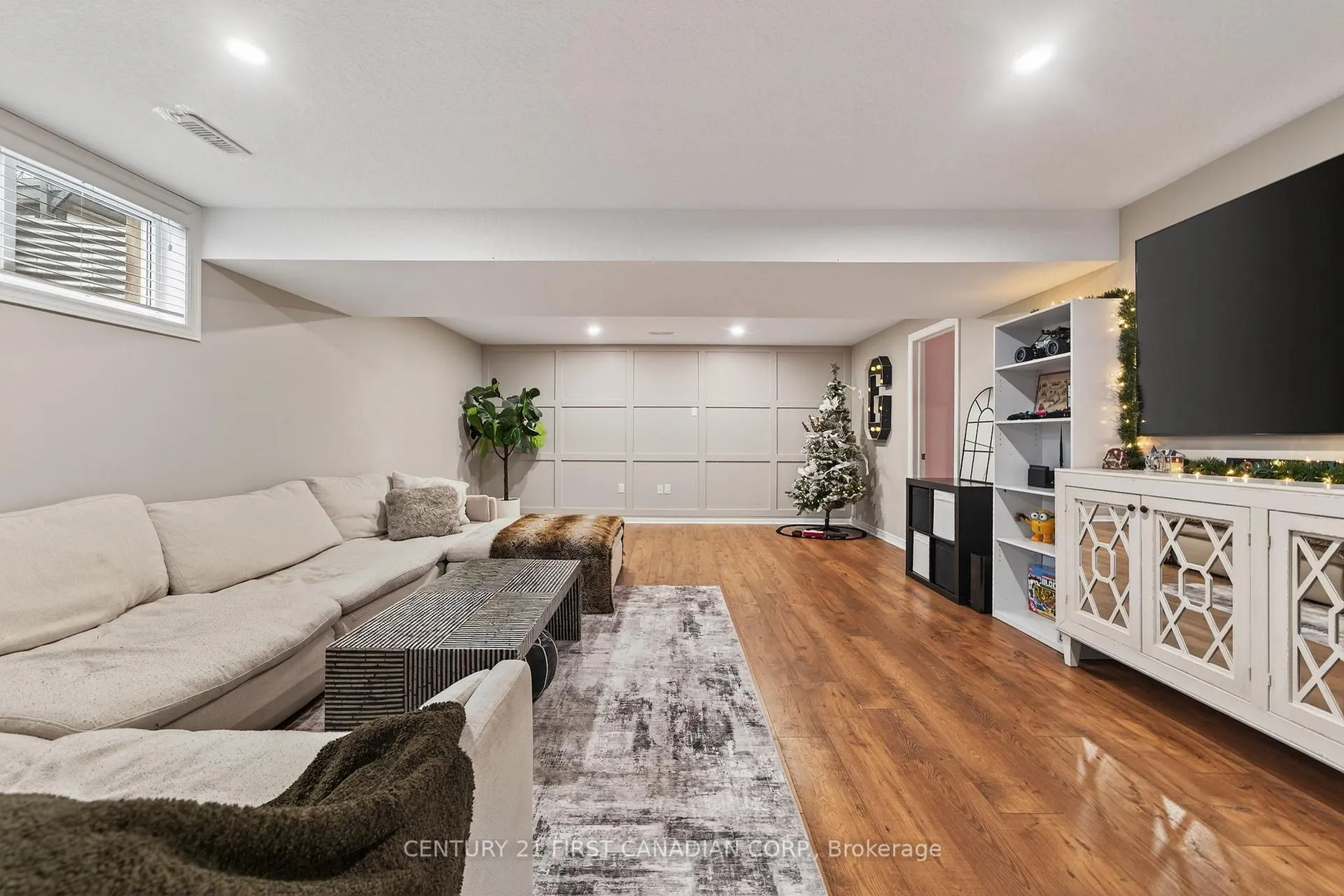 Photo 31 of 292 Thorn Drive, Strathroy-Caradoc, NE — HOMEH
