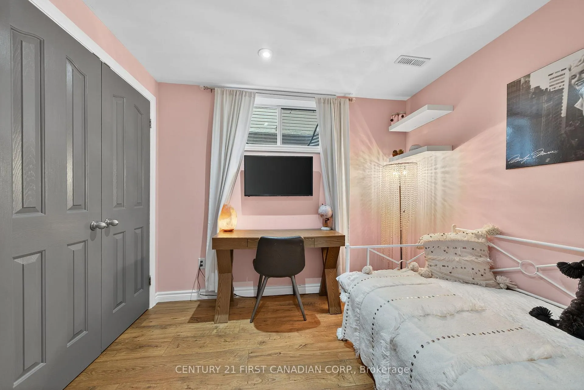 Photo 36 of 292 Thorn Drive, Strathroy-Caradoc, NE — HOMEH