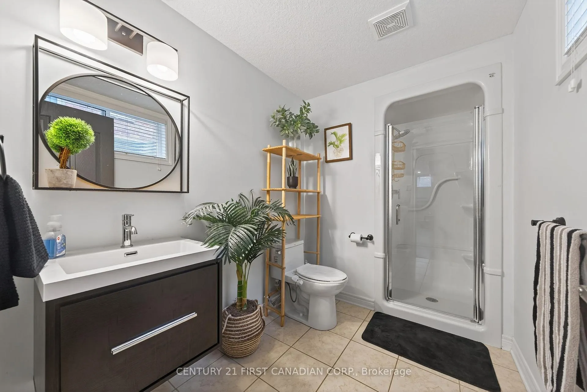 Photo 37 of 292 Thorn Drive, Strathroy-Caradoc, NE — HOMEH