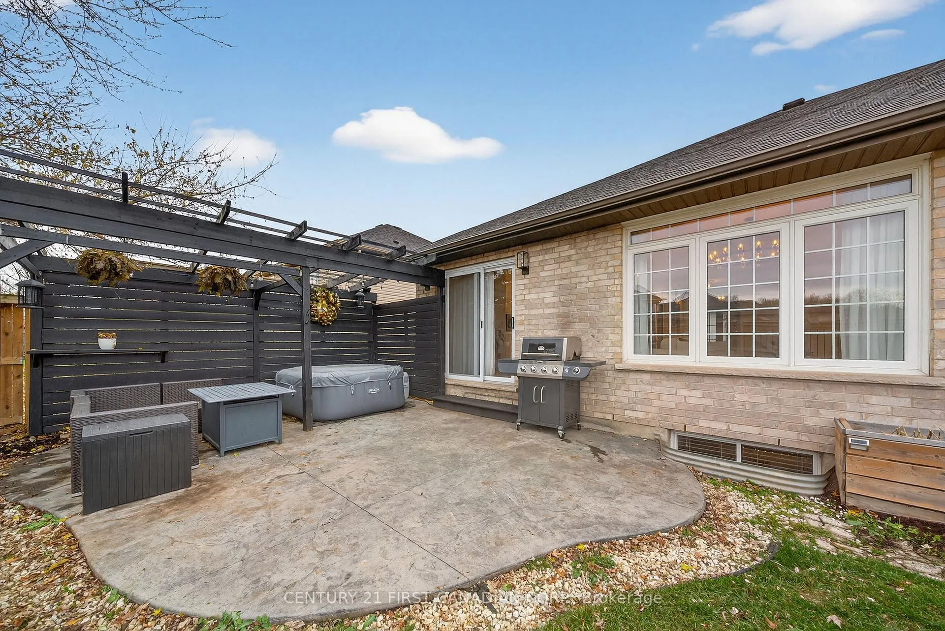 Photo 39 of 292 Thorn Drive, Strathroy-Caradoc, NE — HOMEH