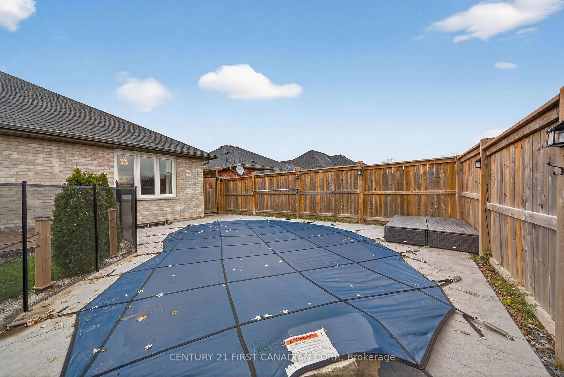 Photo 42 of 292 Thorn Drive, Strathroy-Caradoc, NE — HOMEH