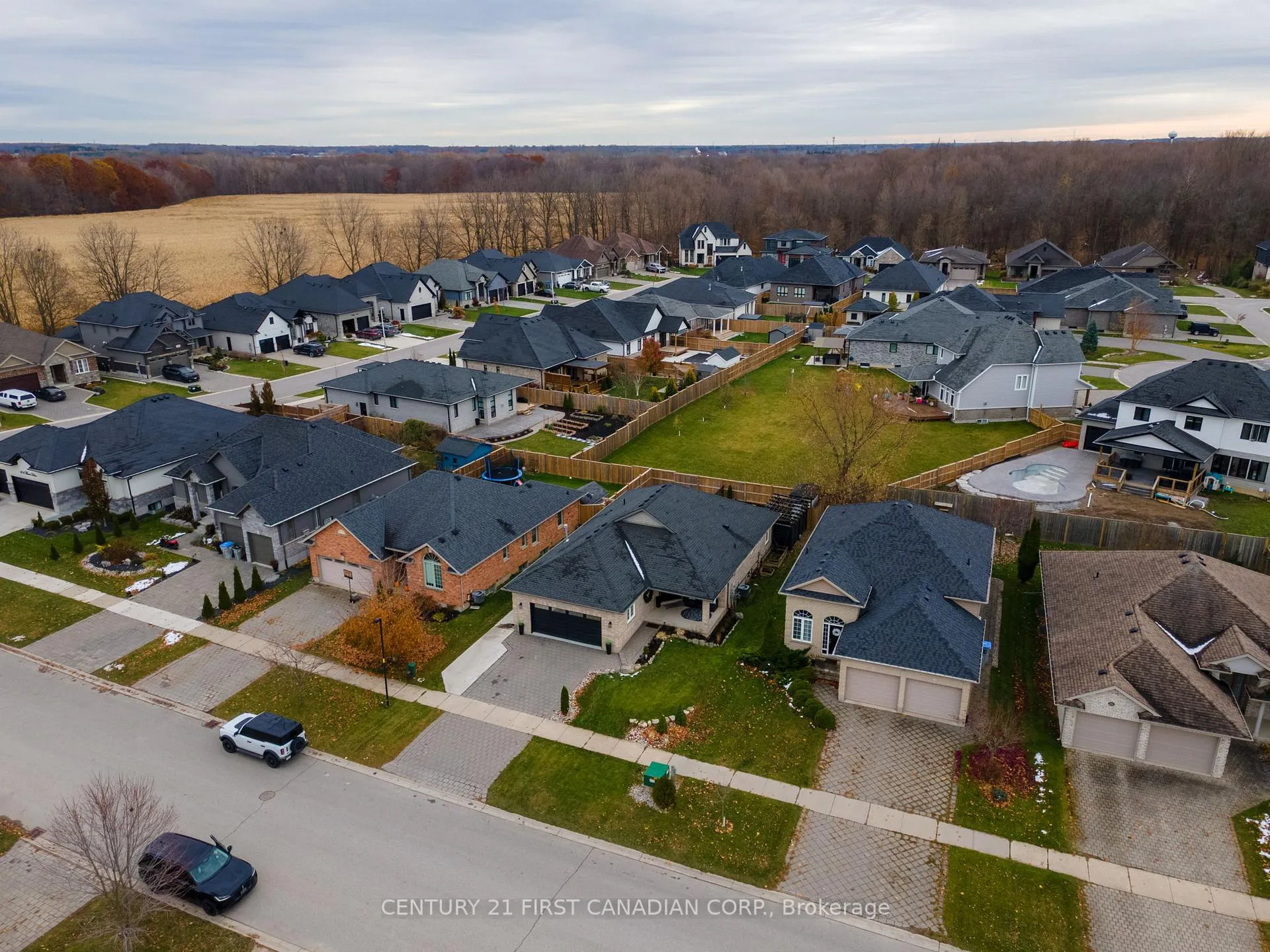 Photo 44 of 292 Thorn Drive, Strathroy-Caradoc, NE — HOMEH