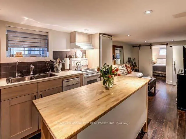 Photo 16 of 13 Sutherland Avenue, Toronto, Crescent Town — HOMEH