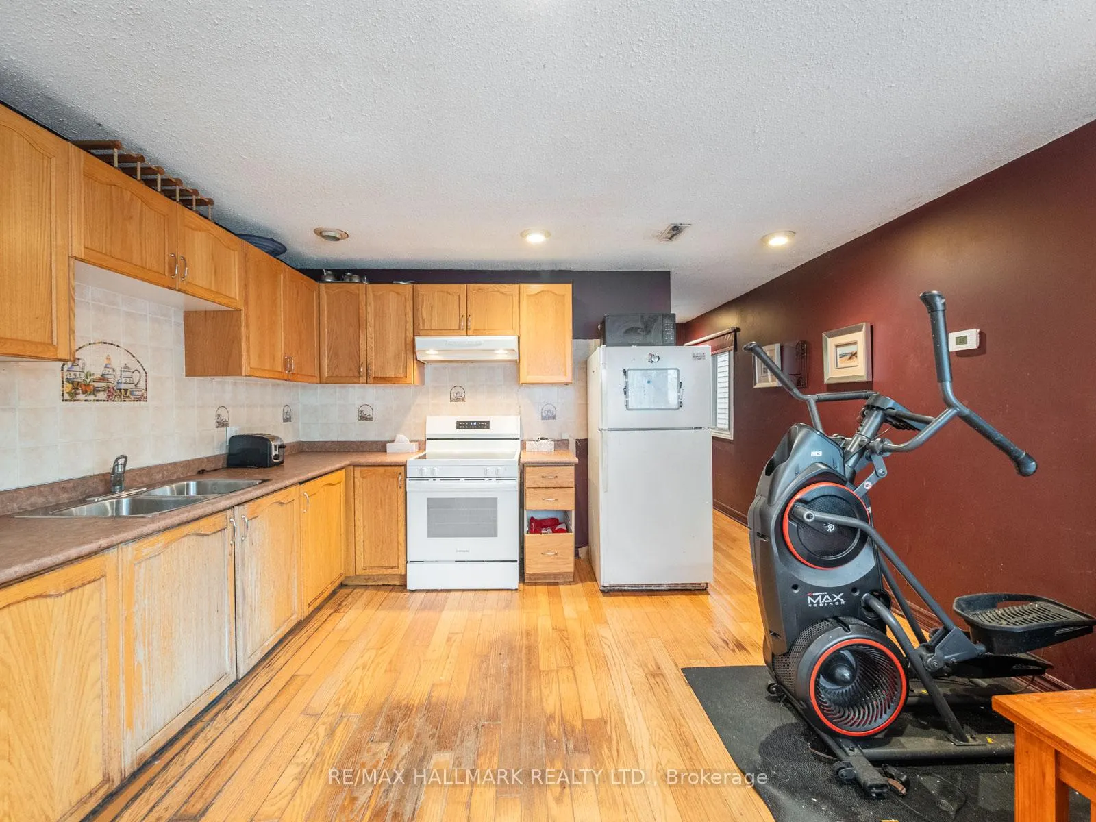 Photo 4 of 33 Earl Grey Road, Toronto, Blake-Jones — HOMEH