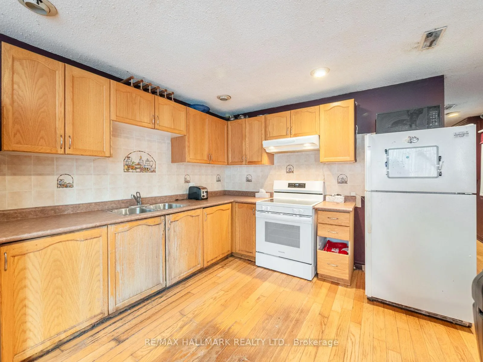 Photo 6 of 33 Earl Grey Road, Toronto, Blake-Jones — HOMEH