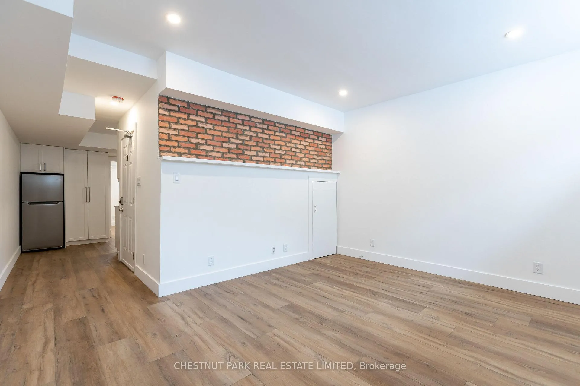 Photo 4 of Unit 1, 174 Wheeler Avenue, Toronto, The Beaches — HOMEH